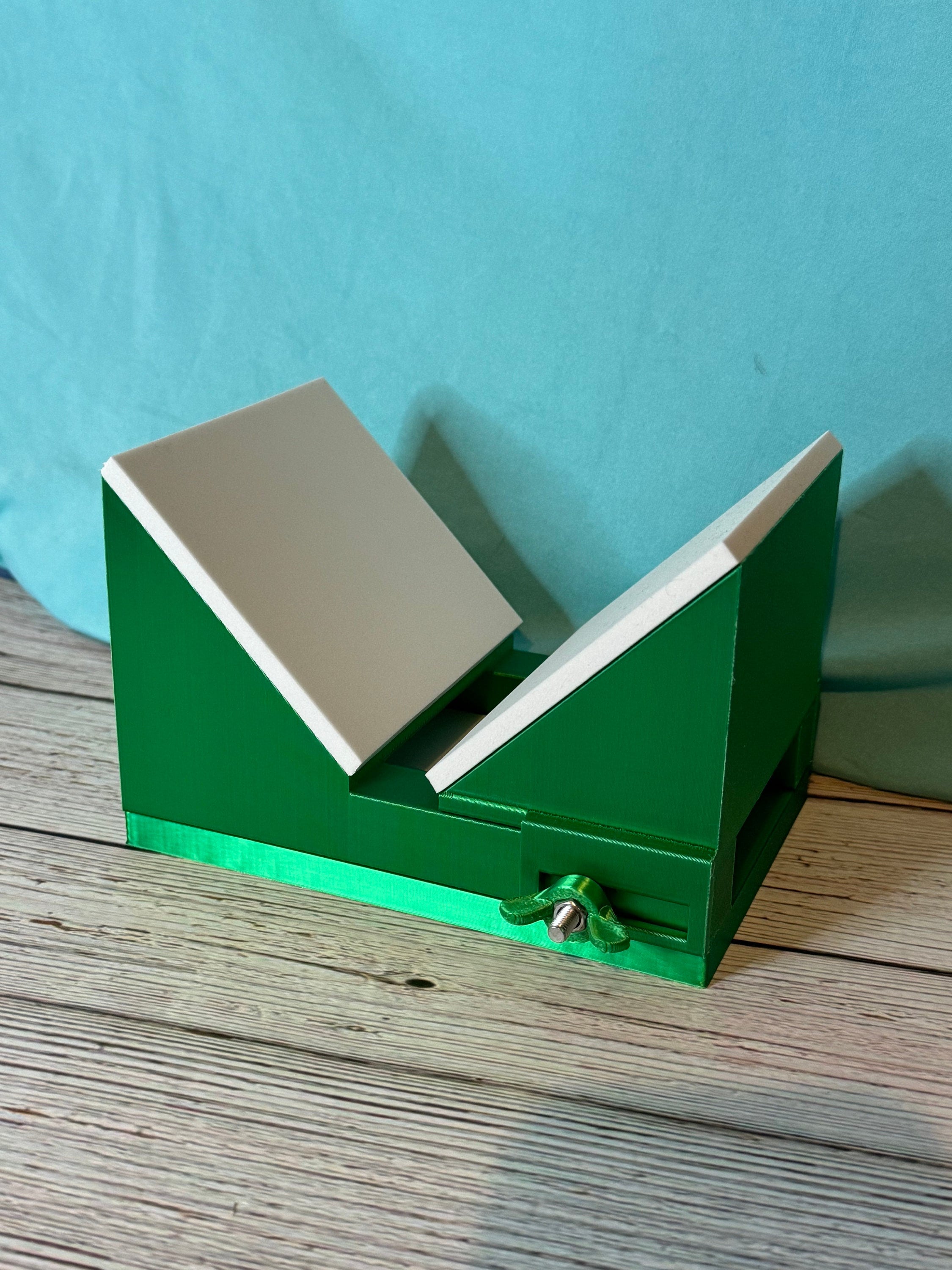 3D Printed Mini Adjustable Deep V Shaped Spreading Board