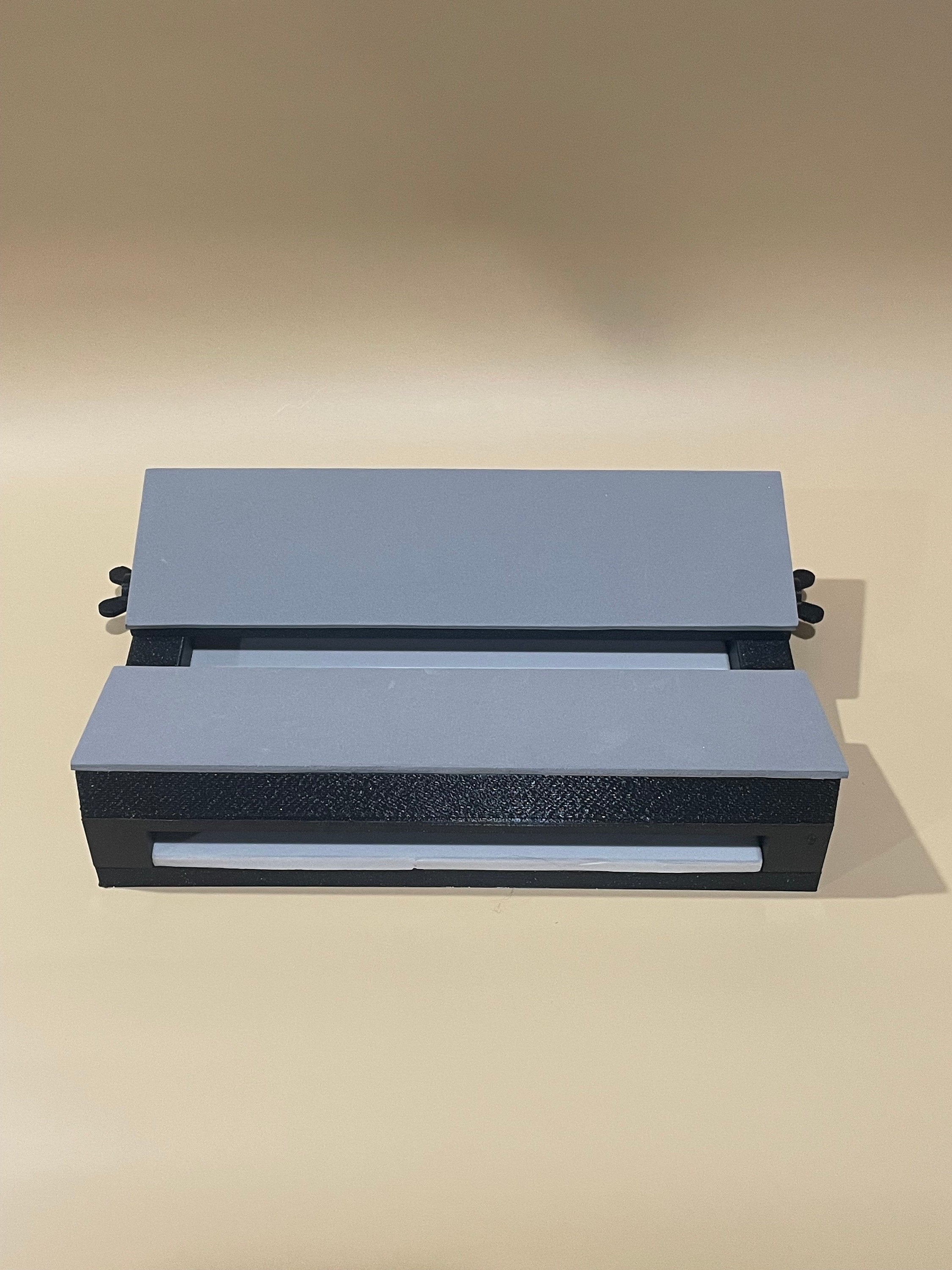3D Printed Adjustable V Shaped Spreading Board