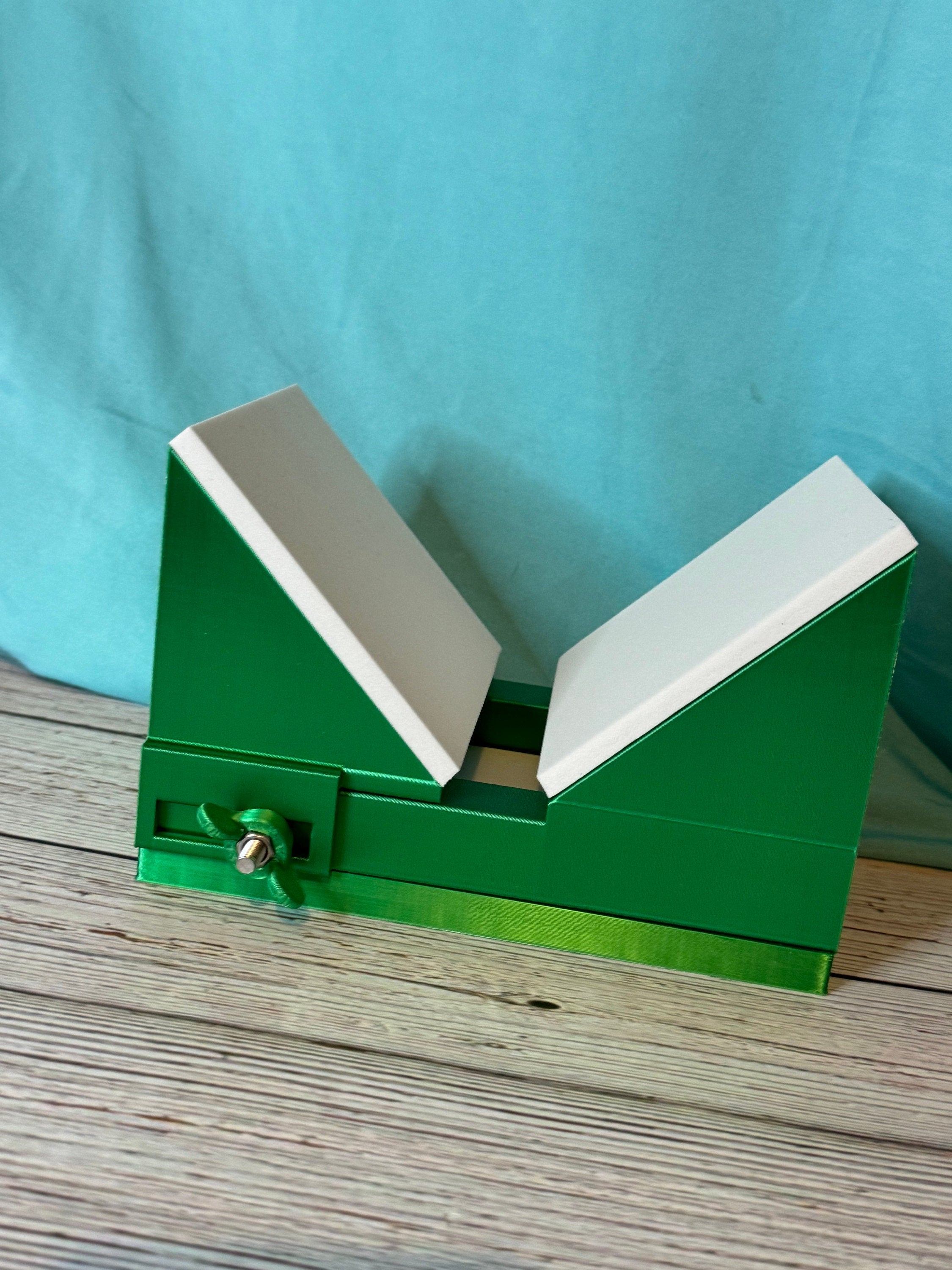 3D Printed Mini Adjustable Deep V Shaped Spreading Board