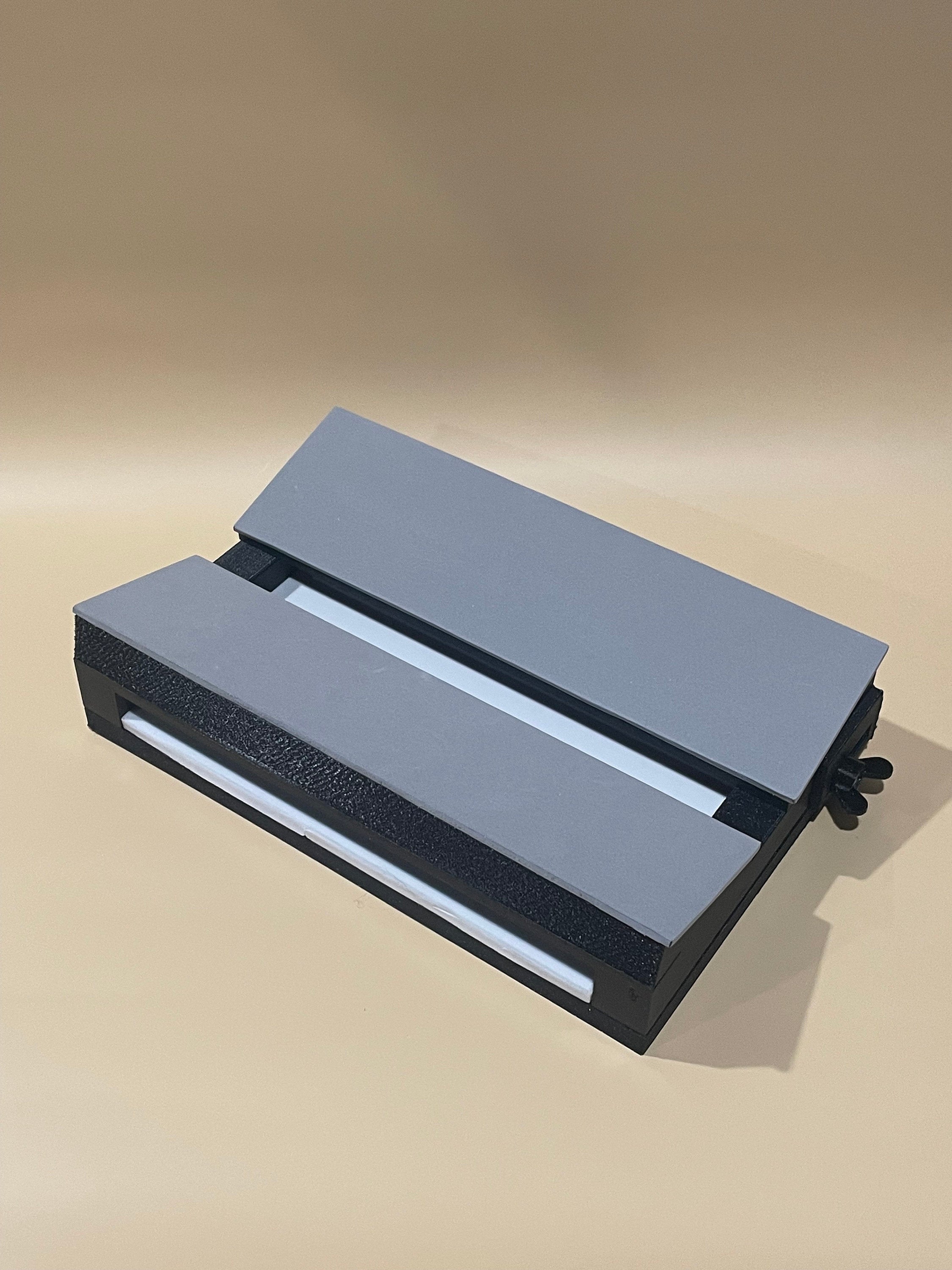 3D Printed Adjustable V Shaped Spreading Board