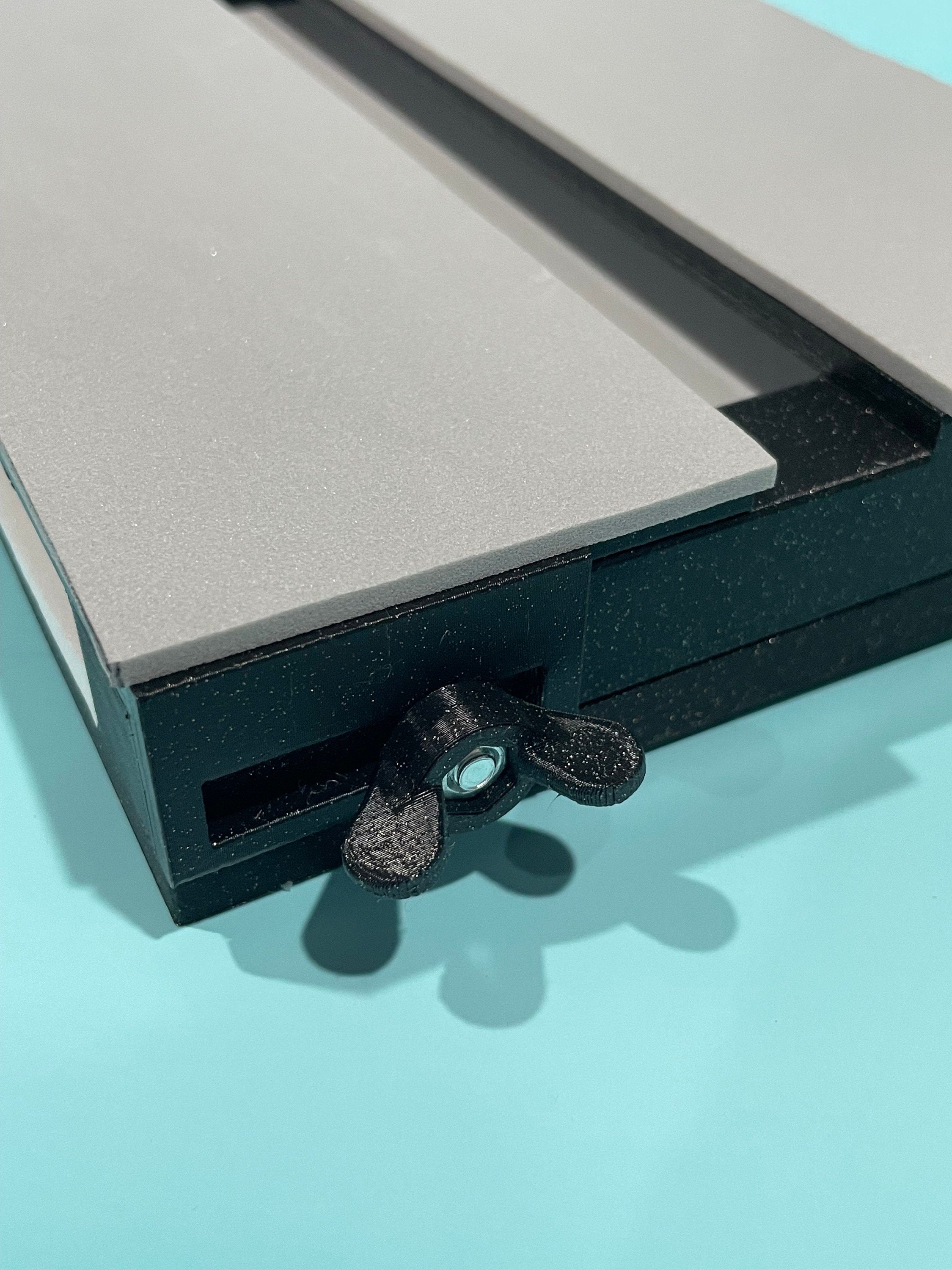 3D Printed Adjustable Flat Spreading Board